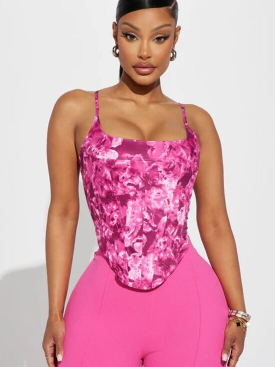 Fashion Nova Tops - NWOT FashionNova Bring Me Flowers Corset Top in Fuchsia